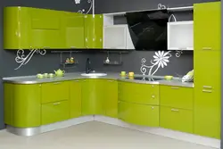 Угловой кухонный гарнитур в интерьере кухни