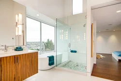 Glass in bathtub interiors